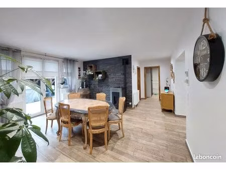 maison 8 pièces 187 m²