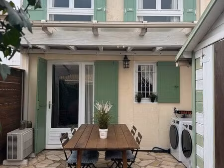 maison dans résidence