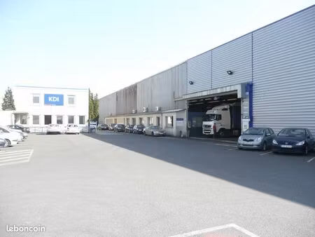site industriel avec parking