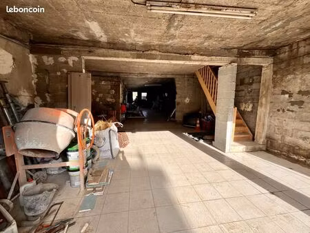 parking/box 86 m² bouguenais