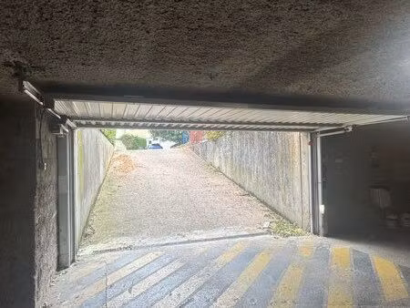 place de parking moto vidéo surveiller