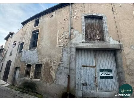 parking/box 85 m² toul