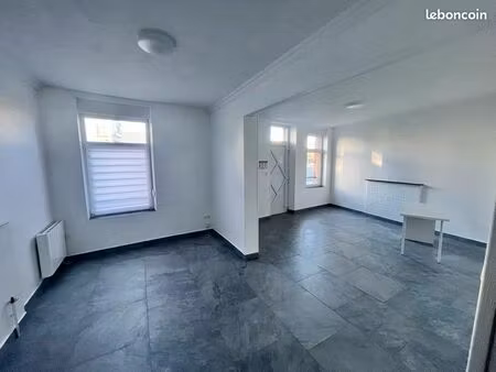 local commercial proche gare 65 m2