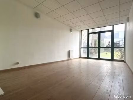 local commercial 93 m² tourcoing