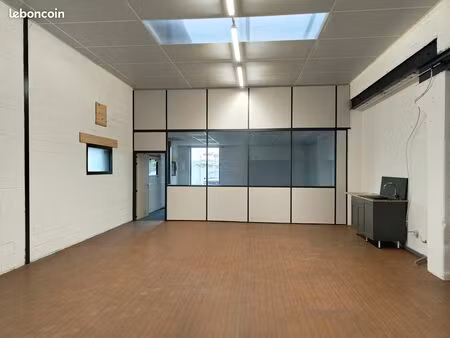 local d'activité - 100 m²