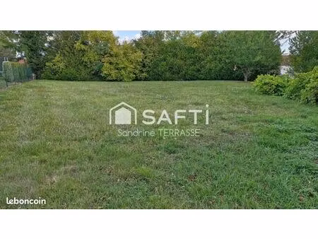 terrain 720 m² romigny