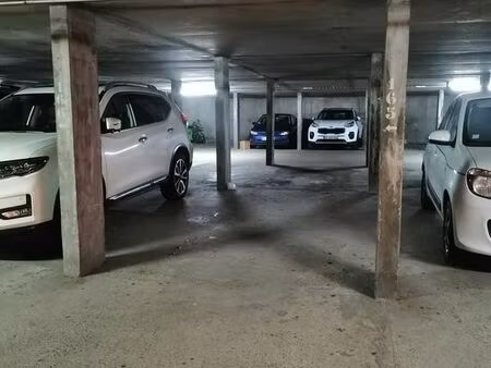 place de parking souterrain