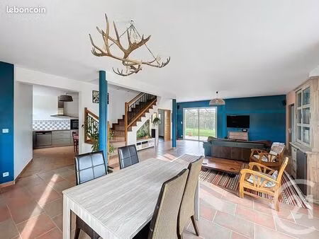 pavillon 7 pièces 180 m²