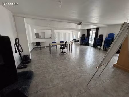 à louer / local d’activité / 150m2 / stockage / bureaux