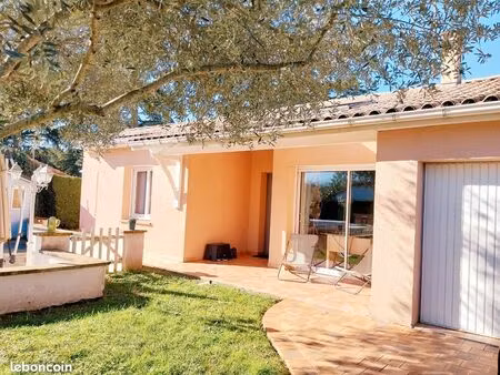 maison t5 de plain-pied avec piscine