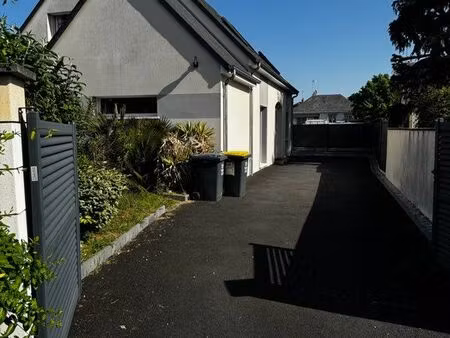 maison individuelle_5ch_environ 175 m2_proche fac 2 lions