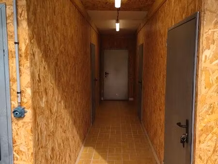 box de stockage sécurisé possibilité moto garde meuble