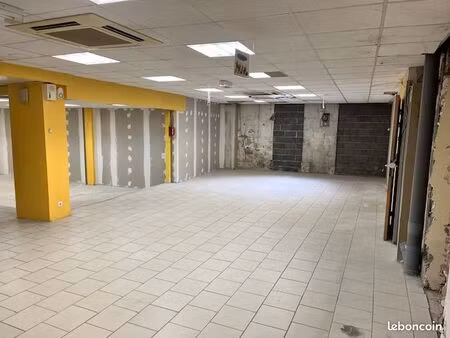 grand local de stockage