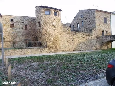 maisons et batiments en pierres