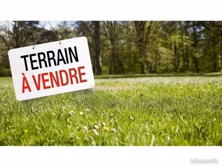 terrain 608 m² feurs