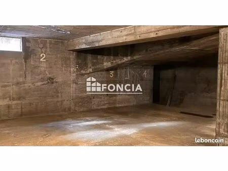 parking en sous-sol - rue des jacobins-