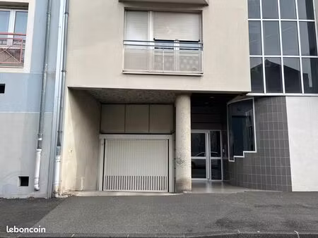 place de parking couverte et sécurisée – clermont-ferrand (côte blatin)