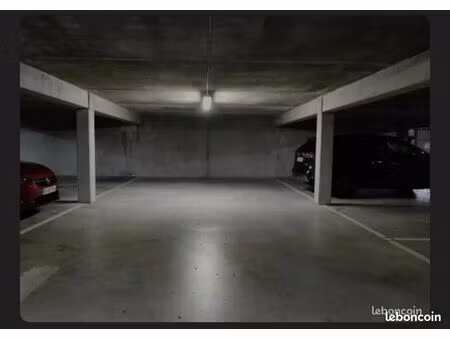 place parking souterrain immeuble sécurisé
