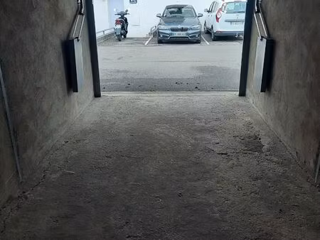 garage sécurisé à vendre – lyon 8ᵉ – loué 100 /mois