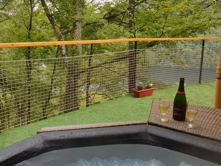 maison avec vue sur le barrage des fades