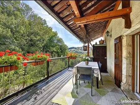 maison 9 pièces 275 m²