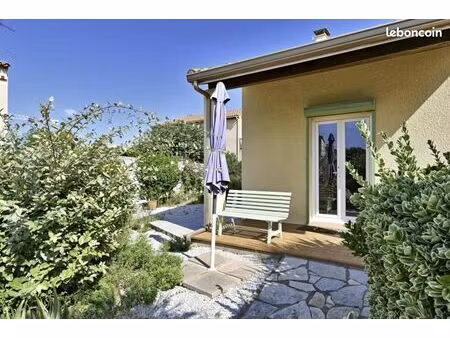 villa 4 pièces 93 m²