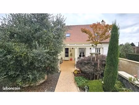 maison attichy 108 m2 environ  4 chambres  sous-sol total  garages  terrasse sur 1311 m2 d