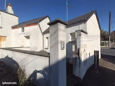 maisonnette indépendant avec terrasse et parking