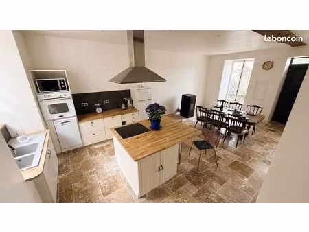 maison de ville rénovée à louer – 164 m² – 5 chambres – centre bourg la-mothe-saint-héray