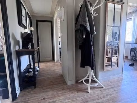 maison centre de l'aigle