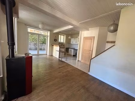 maison / 2appatrments pour location ou habitation