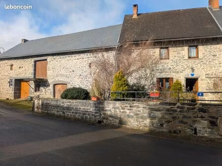 ensemble maison et dépendances