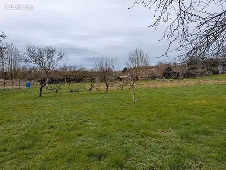 terrain 860 m² la mothe saint heray