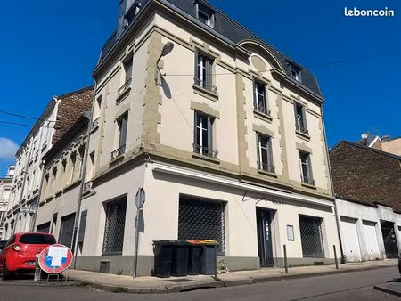 immeuble 20 pièces 490 m²