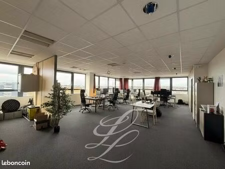 bureaux 130 m²
