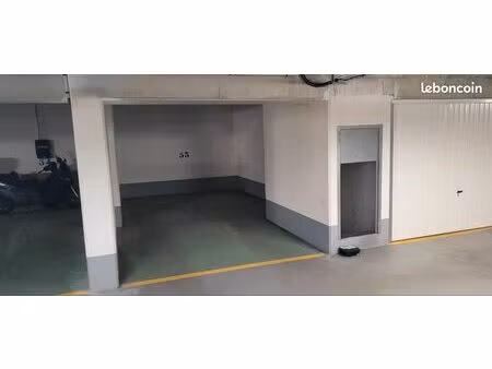 grande place parking 20 m2 convention/brassens 75015