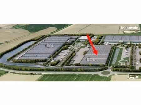 local logistique 11 983 m²