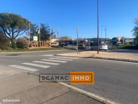 local commercial 299 m²
