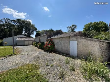 ferme 4 pièces – 110 m² – bourg – terrain 1 400 m²