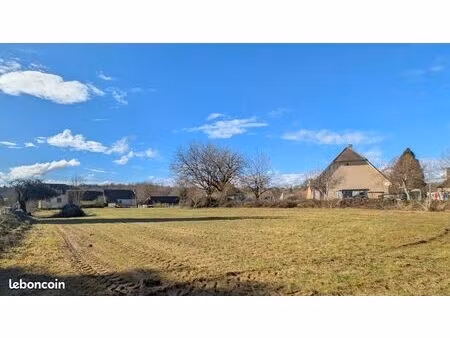 terrain 1973 m² thégra