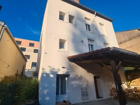 immeuble 9 pièces 184 m²