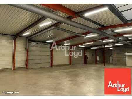 local commercial 305 m²