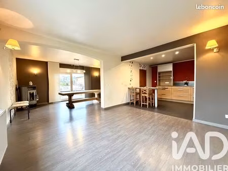 propriété 5 pièces 239 m²