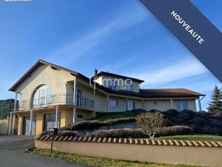 maison 6 pièces 210 m²