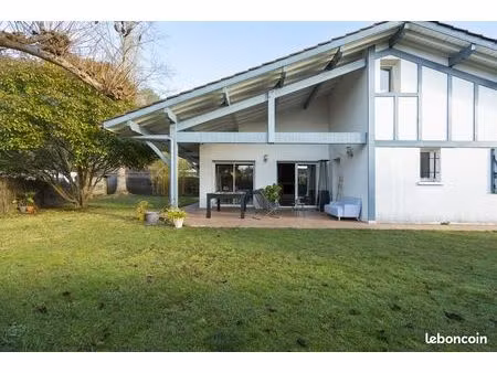 villa 6 pièces 138 m²