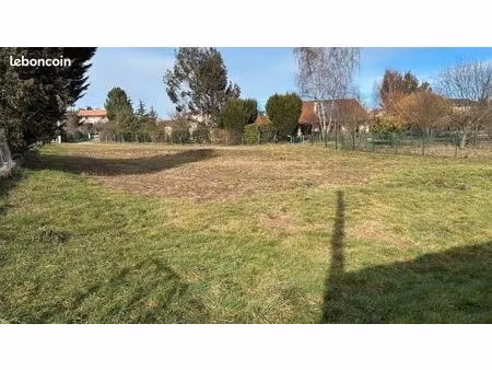 terrain plat 1002 m2