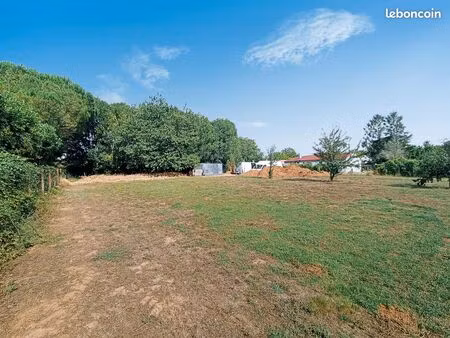 terrain constructible 998m²