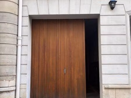 grand parking / box - paris 8 (mairie)