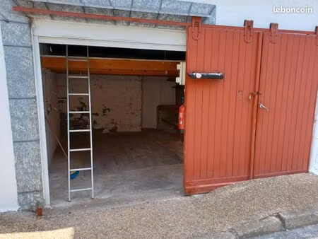 loue ciboure ( rue evariste baignol ) local 20 m2 pour stockage uniquement