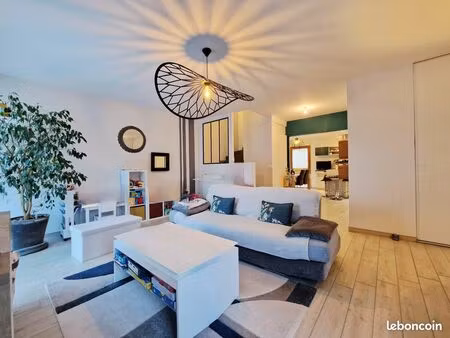 maison 4 pièces 105 m²